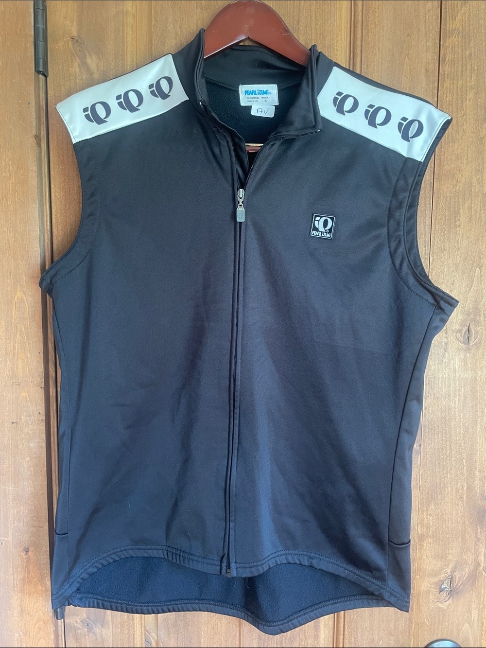 🚲 Pearl Izumi Black Jacket with Blue Logo